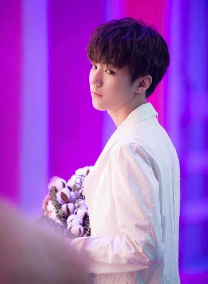  新一期|王俊凯录制新一期《中餐厅4》，这是终于要和颖宝同框的节奏了？