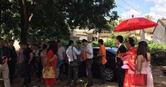 李先生|新娘讨要9万下车费，新郎被激怒，钱没有，哪里来的回哪去