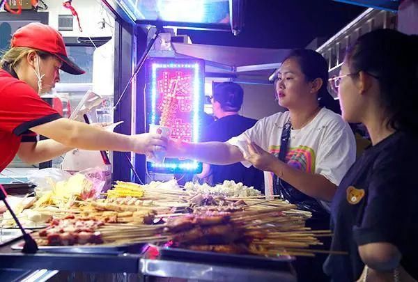 一条街|入夜后!宝坻夜市真的太热闹了!吃货快来!宝坻最香的一条街来了!