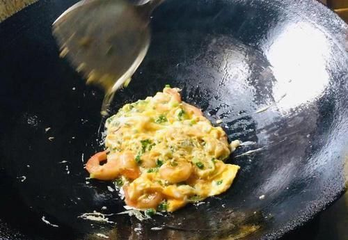  知滑|到了广东才知滑蛋的鲜，像鲜虾滑蛋、叉烧滑蛋、牛肉滑蛋…