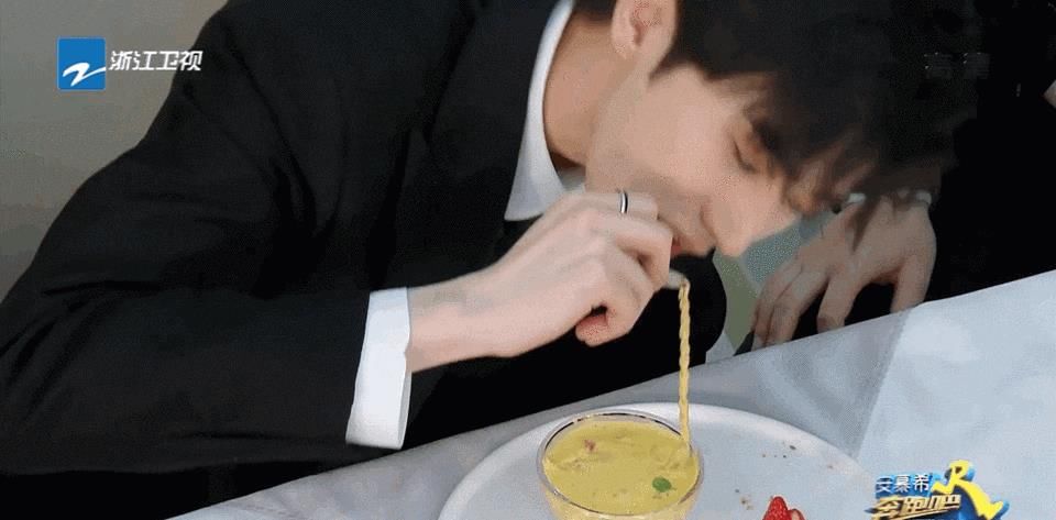  连放|《跑男8》节目组对蔡徐坤太照顾？先导片连放他4首歌，baby还会唱