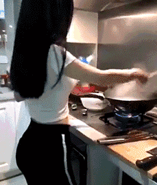 据说|搞笑GIF：据说是宝马出的新车