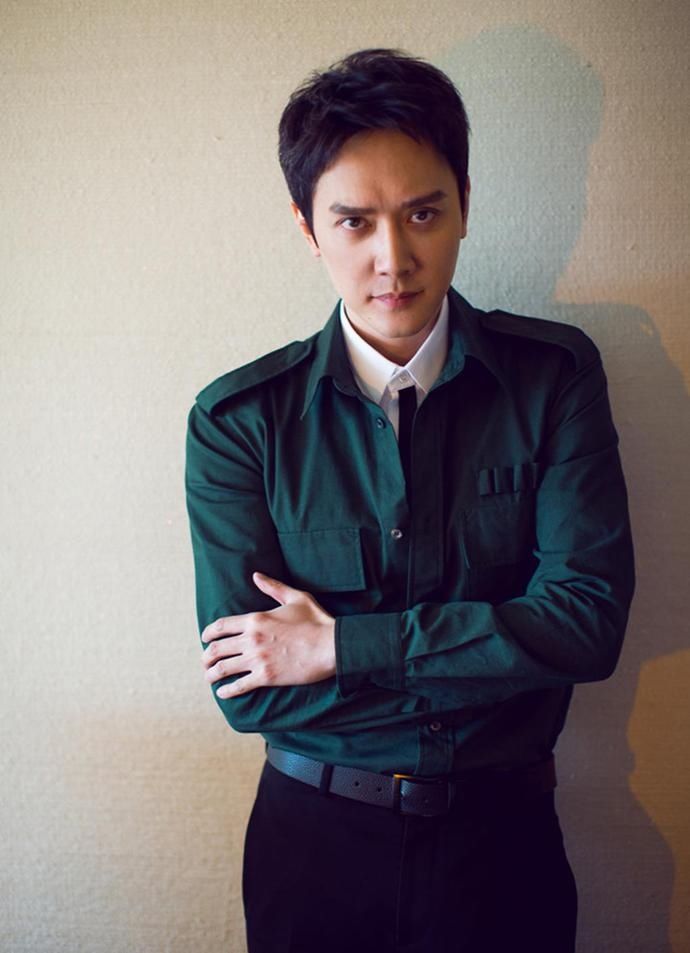 帮忙|42岁冯绍峰再接古偶剧被群嘲，因赵丽颖帮忙介绍，才勉强接受？