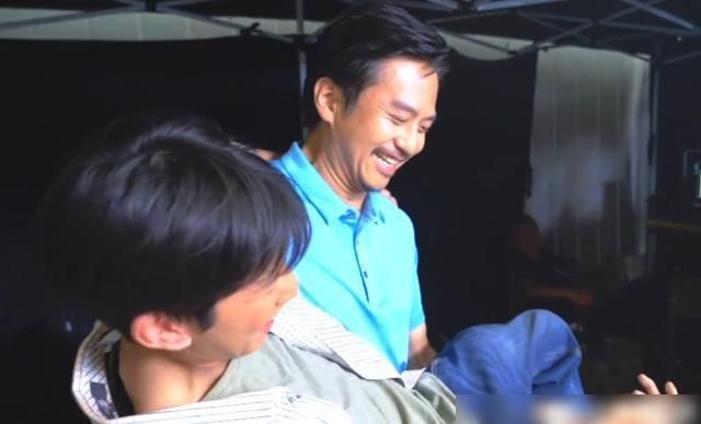  称为|有一种称为王源、邓超的砝码来测量他的体重