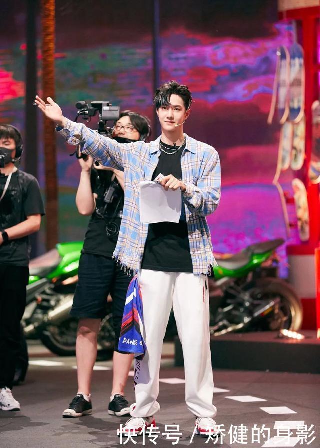  王一博|王一博和《这就是街舞3》一共费了多少双鞋