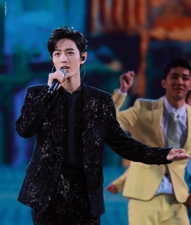 话题|肖战新话题,都是人间烟火,关闭的《秘密花园》回来了