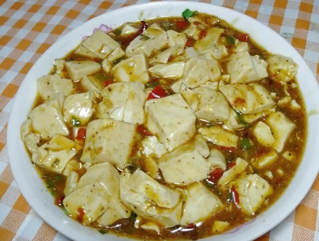 美味|麻婆豆腐简单又好吃的家常做法，麻辣鲜香，嫩滑不碎，美味更下饭