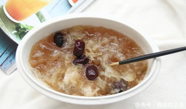  乌黑|红枣与此物一起煮，皱纹消失了，嘴巴不臭了，头发变得乌黑发亮！