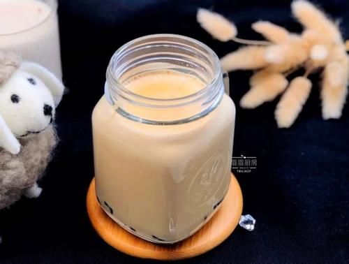  鹅妈妈钛晶|一杯能嚼着吃的奶茶，香浓丝滑，不含一点儿添加剂