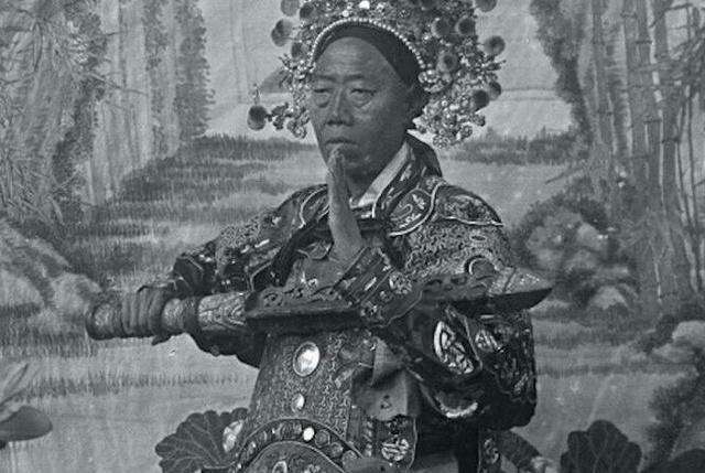 不衰|慈禧为何宠信太监李莲英几十年，究竟他有什么绝活而得以荣宠不衰