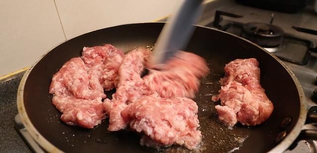 土豆|传说吃了能发财的家常下饭菜,做法简单一学就会,寓意财源滚滚