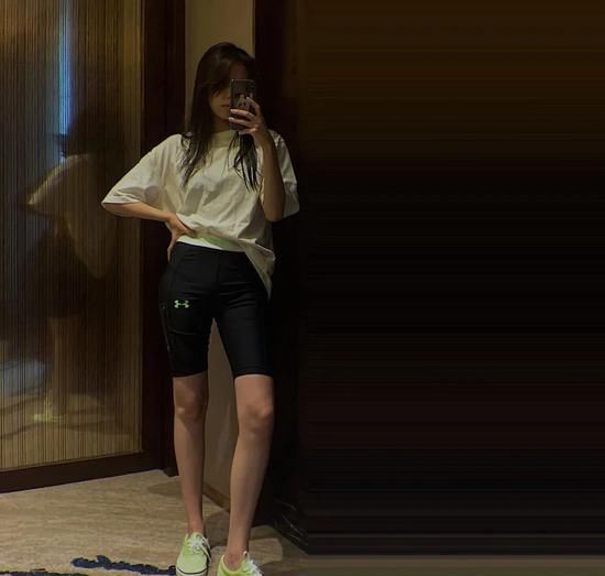 模板|“中国泫雅”火上热搜 宋妍霏才是白富美终极穿搭模板