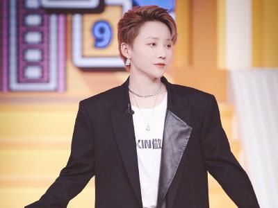  刘雨昕|8月人气榜：王一博第六，刘雨昕第七，肖战第二，第一刚开完演唱会