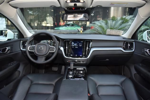 瑟瑟|质感方面一般车比不了！让宝马3系瑟瑟发抖！ 实拍沃尔沃S60