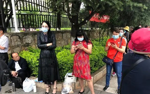  考生|图集丨云南高考首日直击：每一张安静的考桌都来之不易