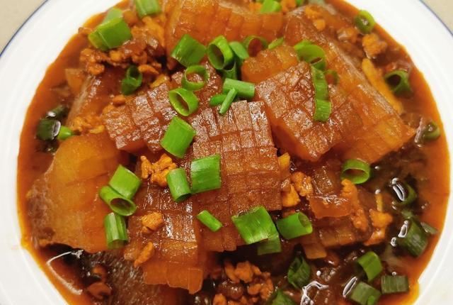  下饭|5元就能做一大碗冬瓜“红烧肉”，好吃下饭，每次做老公都多吃2碗