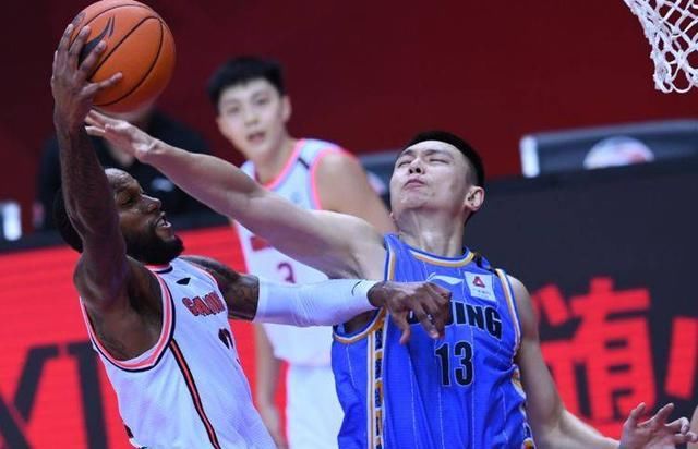 国家队|场场比赛喷裁判！放着外援不用，揪着赵睿不放，这还执教国家队？