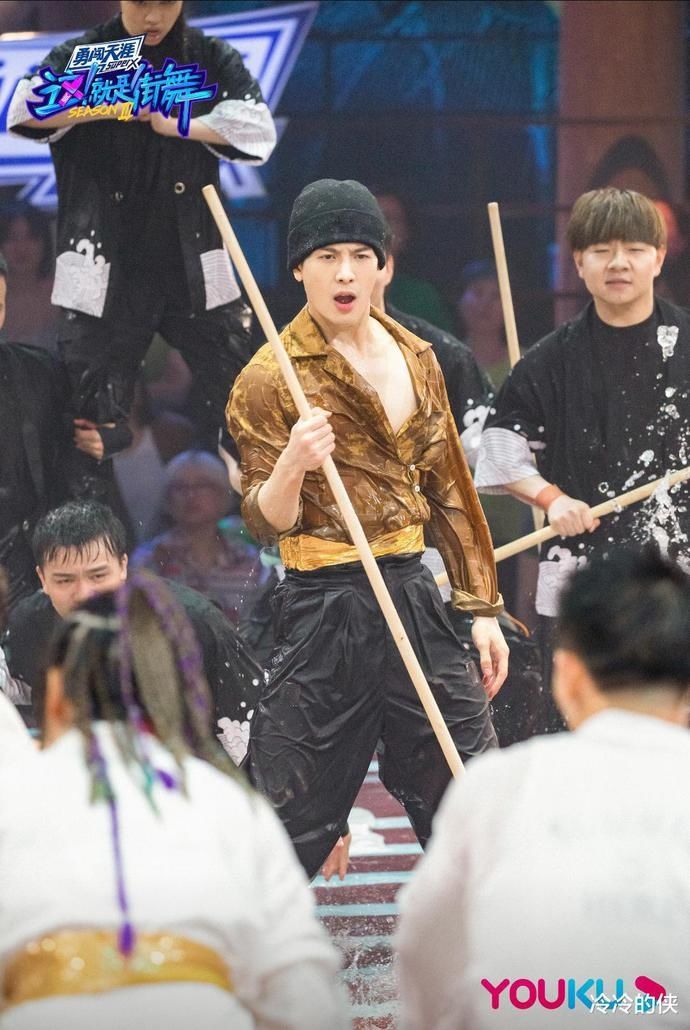  之间|“这就是街舞3”即将更新，王一博高难度动作编舞，王嘉尔暖心安慰队员