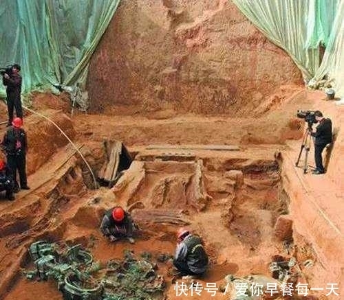 惨死|战国“机关墓”被盗,6名盗墓贼惨死墓中,考古家:他们已成文物