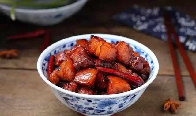 糖色的时|红烧肉炒糖色,这个比例最关键!没掌握好,难怪又苦又焦还发黑