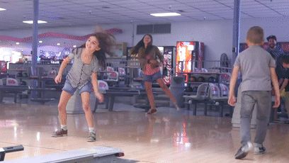  开挂|兄弟开挂吗？球杆装火箭、靶心自己找飞镖，想输都难