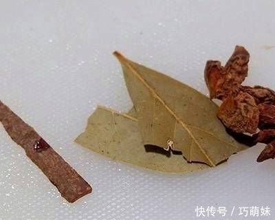  不吃|如果孩子们不吃胡萝卜怎么办？炖一锅五花肉烧胡萝卜菜，营养可口