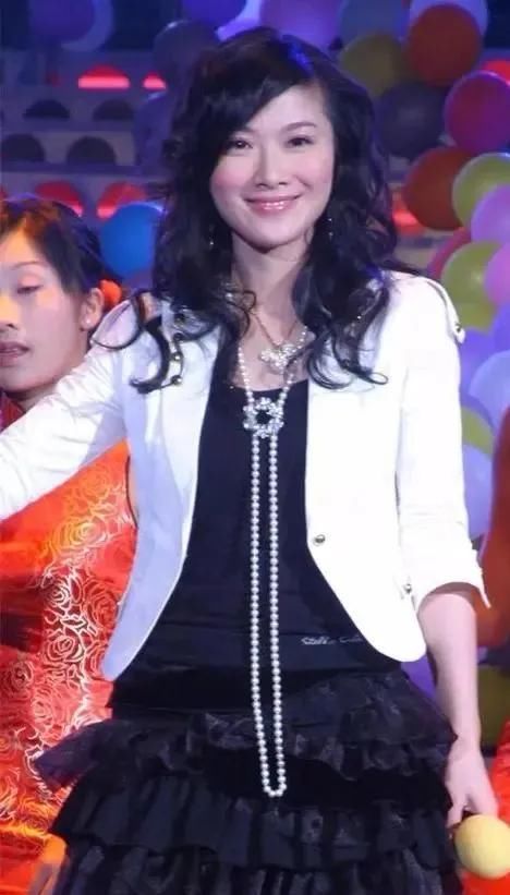  把子|江苏卫视“扛把子”陈怡，30岁隐退留学深造，她如今过得怎么样？