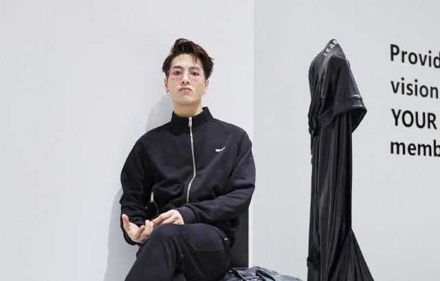  潮牌|从群嘲土味到一货难求，谁在买明星潮牌？