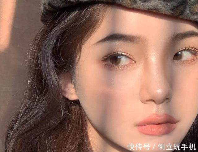  眉峰|“一字眉”不受宠了，今年流行的是“漫画眉”，明星潮人都在画