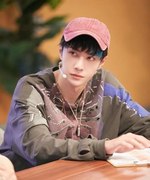  内容|《天天向上》特意点名王一博许出承诺，看清内容，估计经纪人要炸