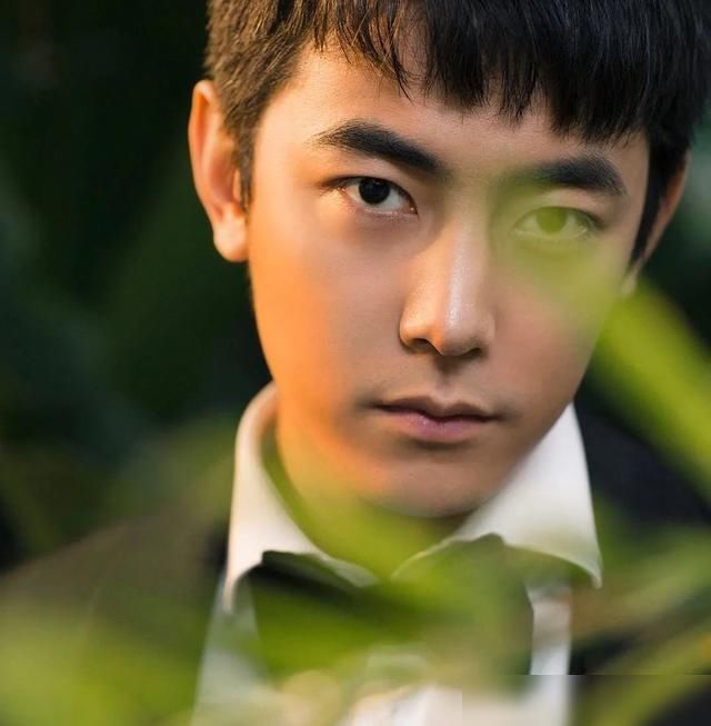  中餐厅|王俊凯杨超越要去录制《中餐厅》，前者团队很怕后者利用其炒作