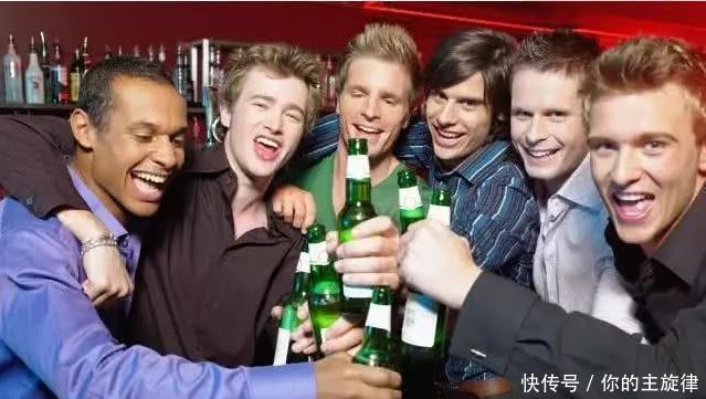 喝酒|酒桌上喝酒吹牛,千万不要说这“三句话”,不然会被别人瞧不起的