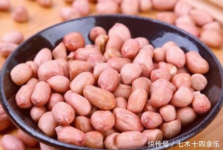 不错的选|炒花生米时,直接放油是不对的,多加1步,酥香脆,一星期不返潮