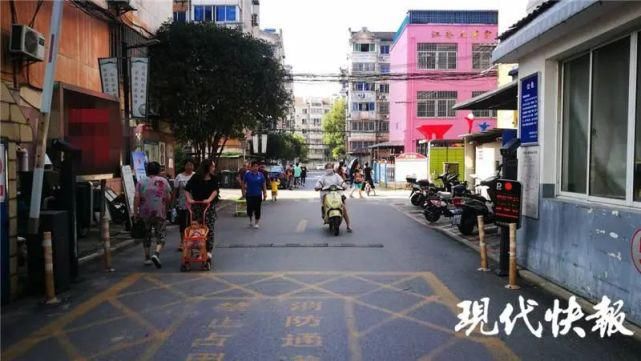 心痛|心痛！10岁男孩家中遇害，嫌疑人在逃，警方通报