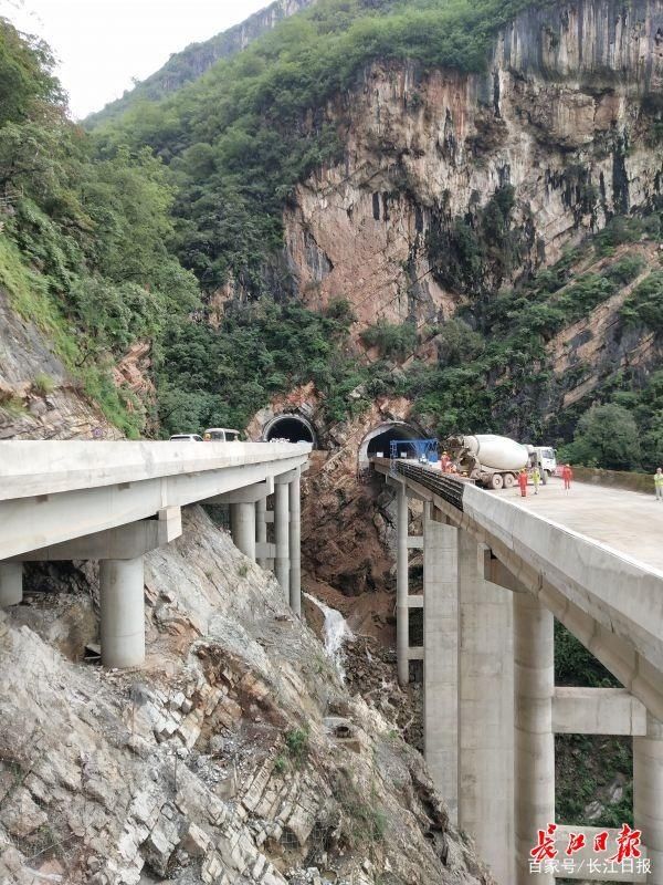  丽江|绝壁搭“天梯”，深谷架“飞虹”，武汉造建好这座桥丽江就更近了