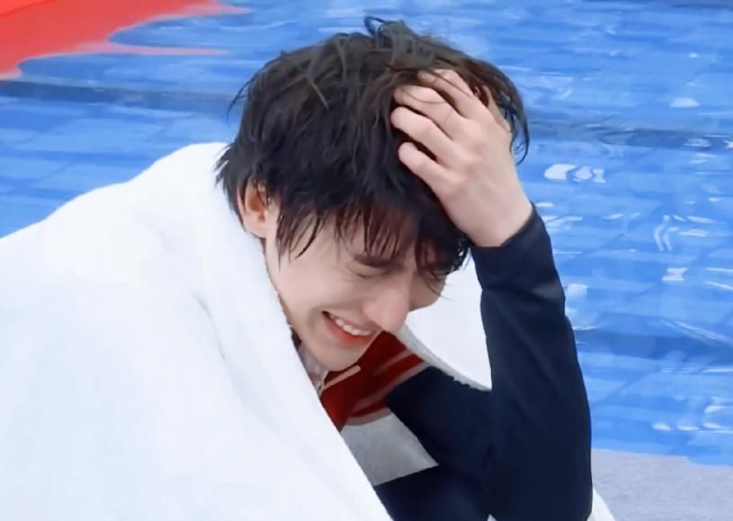  不少人|蔡徐坤《跑男》下水，“脱妆”截图照火了，这脸确定有21岁？