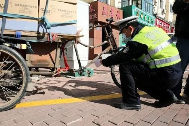 出行|假期出行注意！哈尔滨多名骑单车市民和行人被罚了