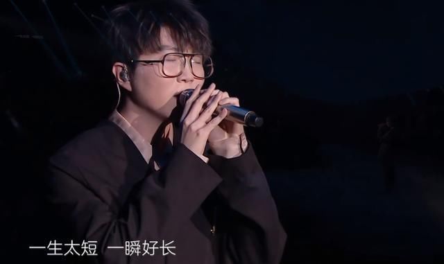  蔡徐坤|芒果台晚会收视还能这么低？万茜主持令人窒息，蔡徐坤压轴也没用