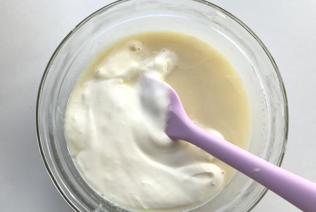 操作|法式甜点草莓慕斯,颜值高口味赞,操作非常简单,跟我一起做起来