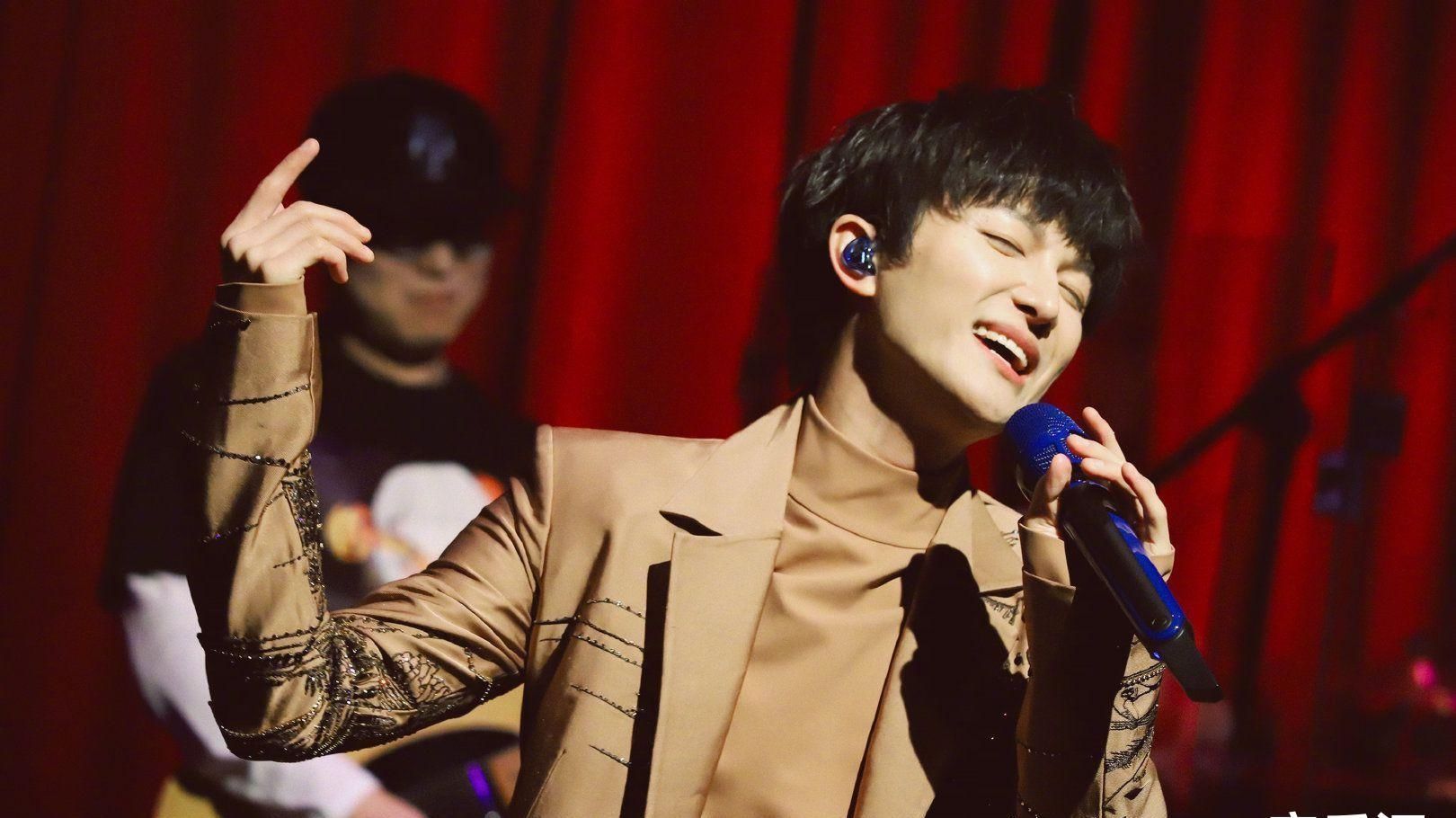  划分|华晨宇、周深、米希亚形成分水岭，《歌手》舞台逐渐开始划分档次