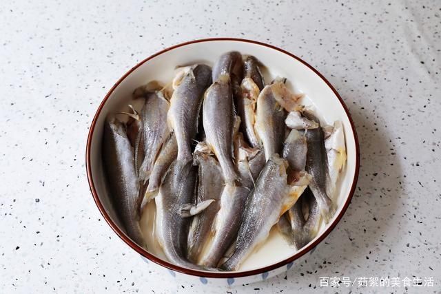 红烧|秋天,就爱这样吃鱼,不清蒸不红烧,酱香入味,大人小孩都爱吃