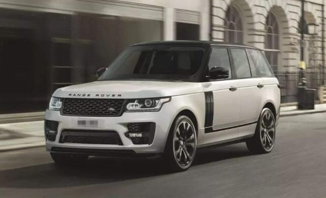  石子|路虎工地门口违停，拒绝20个挪车电话，老板开来铲车用石子淋