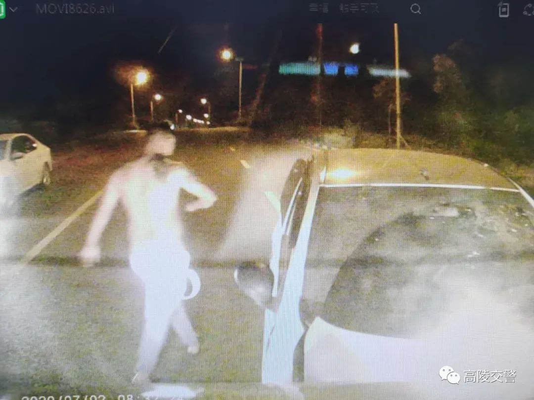  效线索|见到他立刻报警！西安一文身男连续肇事逃逸，警方悬赏征集线索