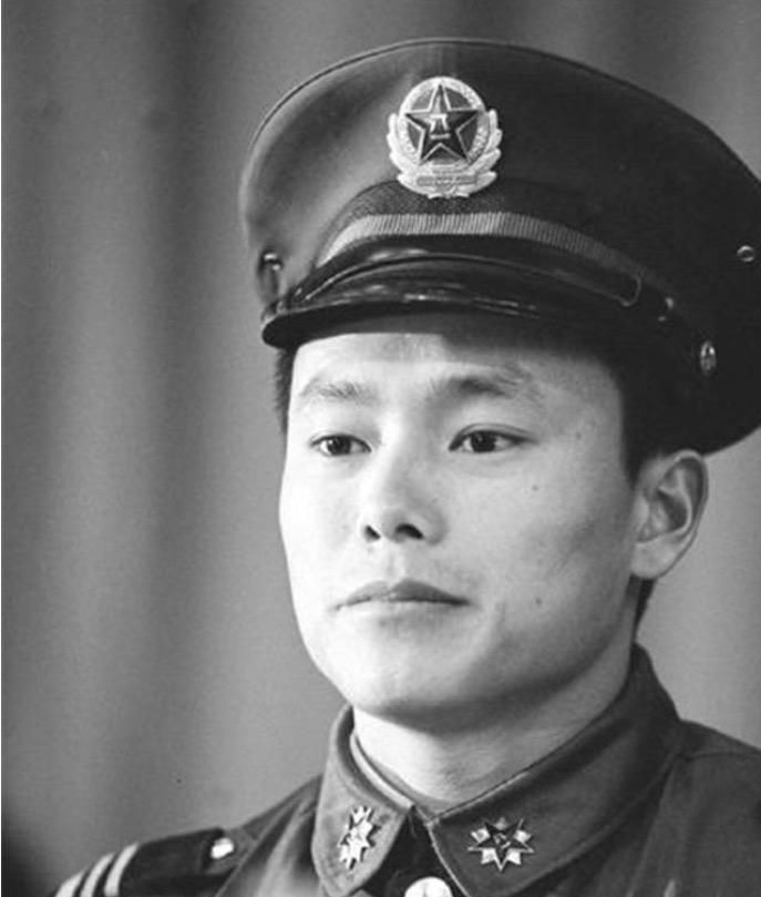 勇斗|曾作为军人的他，为救一女子，勇斗4名歹徒身中14刀，后来怎样了？