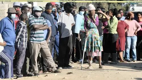  后院|女子交往两任男友都神秘失踪，警方挖开她家后院找到三具尸体