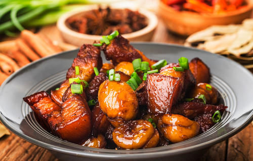 补气|秋季进补时令菜,板栗红烧肉,补气有营养,香甜软嫩的美味家常菜