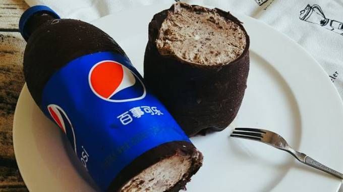 固体|你见过可以切开来的可乐吗新款可乐蛋糕了解一下