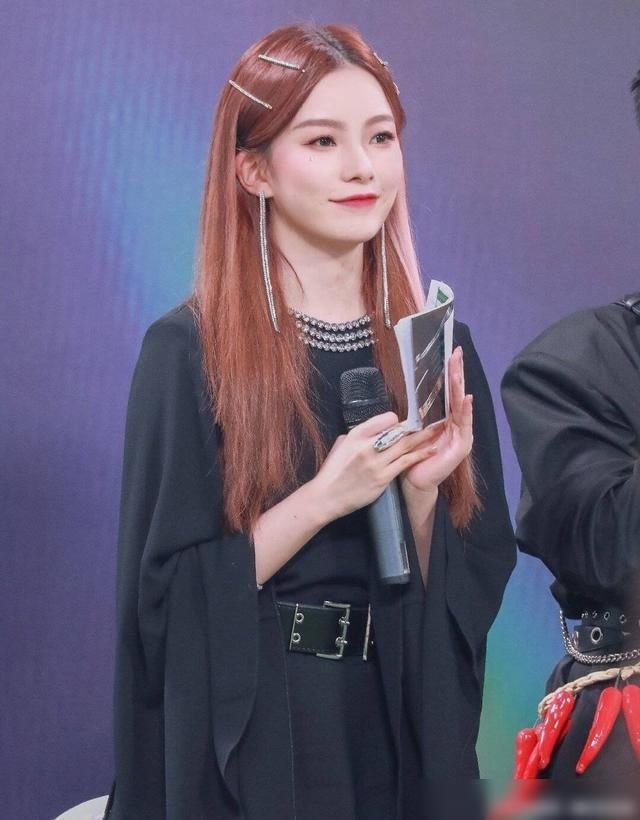 赵粤|《炙热的我们》三代同堂?硬糖少女303陈卓璇、赵粤纷纷上热搜?