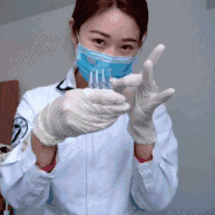  孩子|爆笑GIF：孩子在旁边看着呢？你这么大了怎么还坐呢？