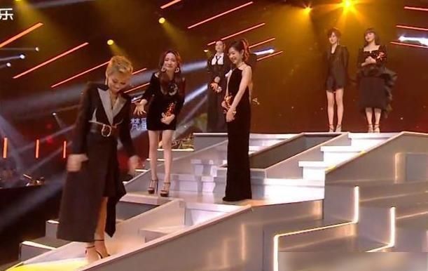  姐姐|《姐姐》成团有阻碍？先是宁静高调拒绝成团，又有四人搞小团体